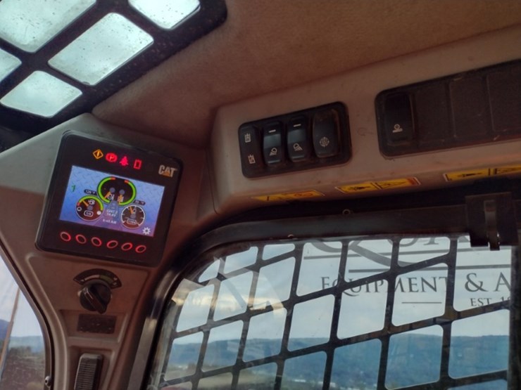 caterpillar-262d3-image-9