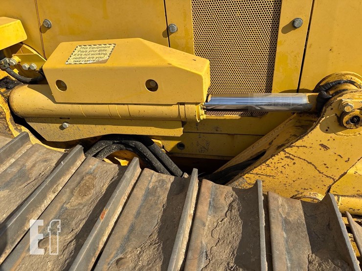 komatsu-d51pxi-22-image-21