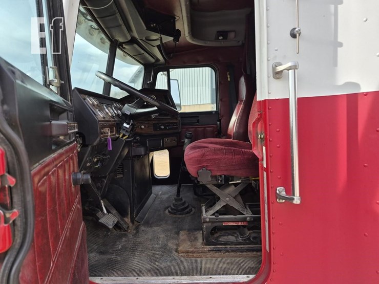 freightliner-fld120-image-11