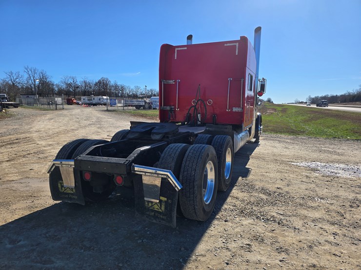 2005-peterbilt-379-image-26