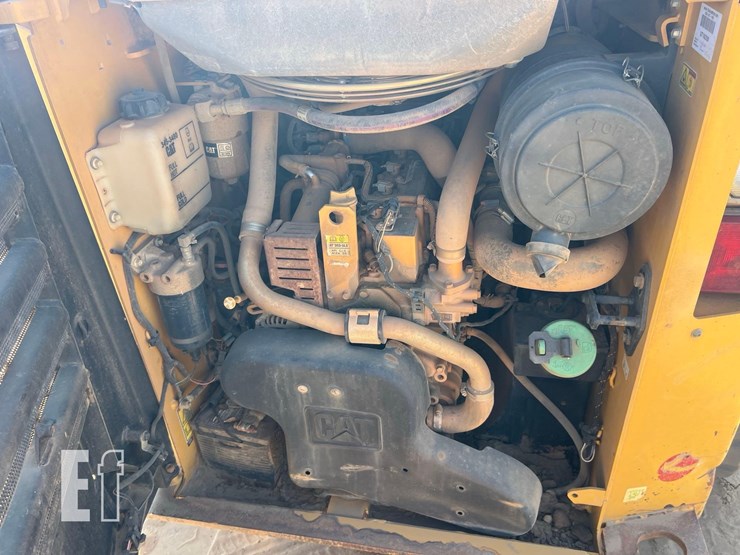 2017-caterpillar-259d-image-26