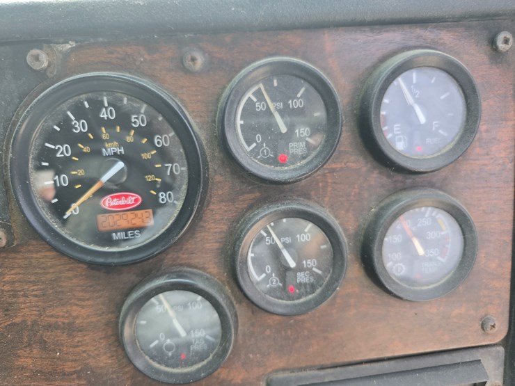 2003-peterbilt-320-image-68