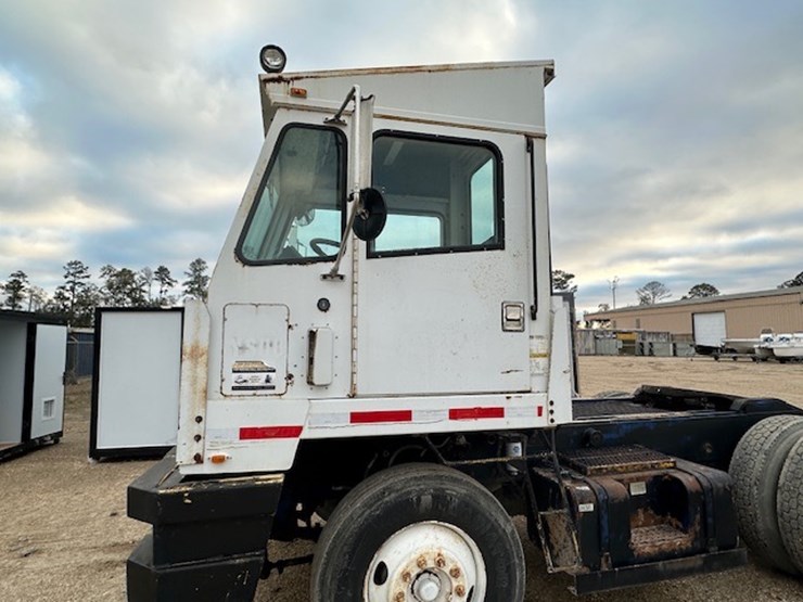 2004-capacity-tj7000-image-19