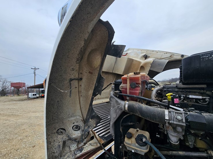 freightliner-122sd-image-62