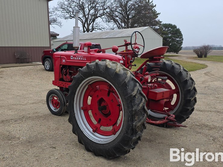 1951-farmall-m-2wd-tractor-image-7