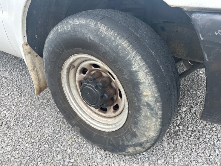 2004-ford-f350-xl-image-8