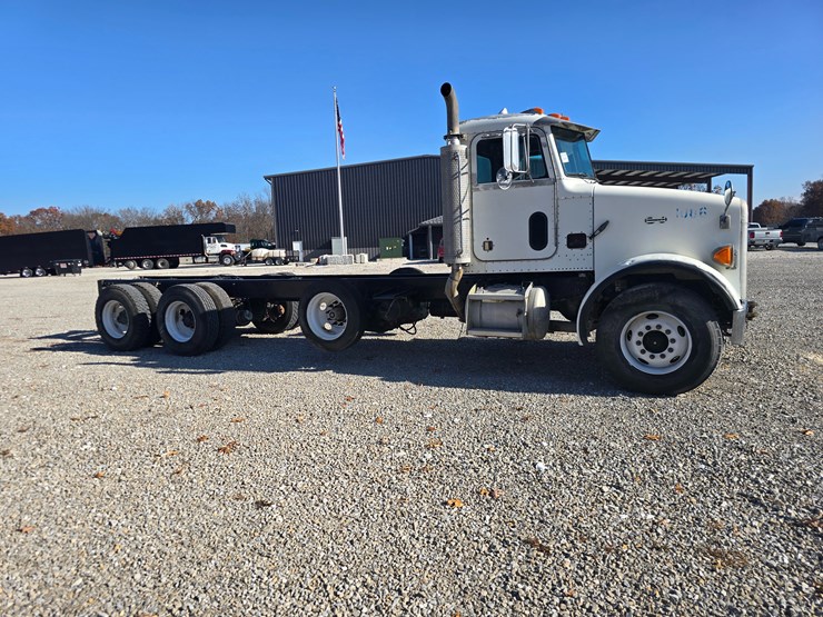 peterbilt-357-image-44