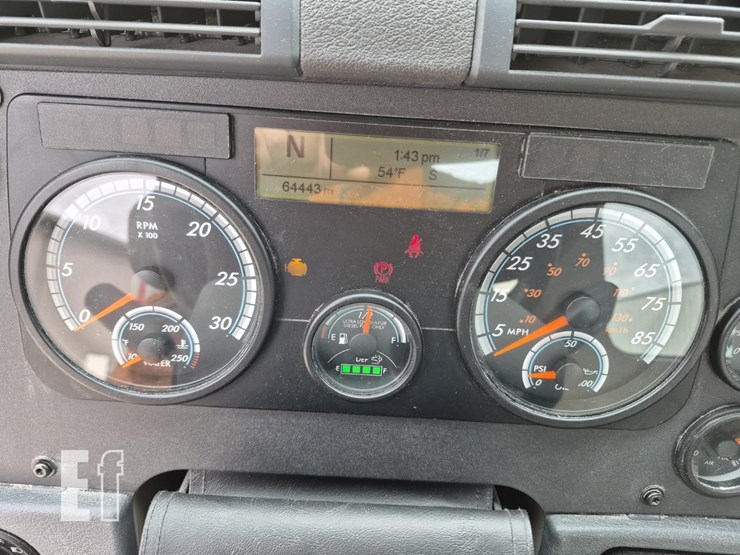 2018-freightliner-cascadia-113-image-20