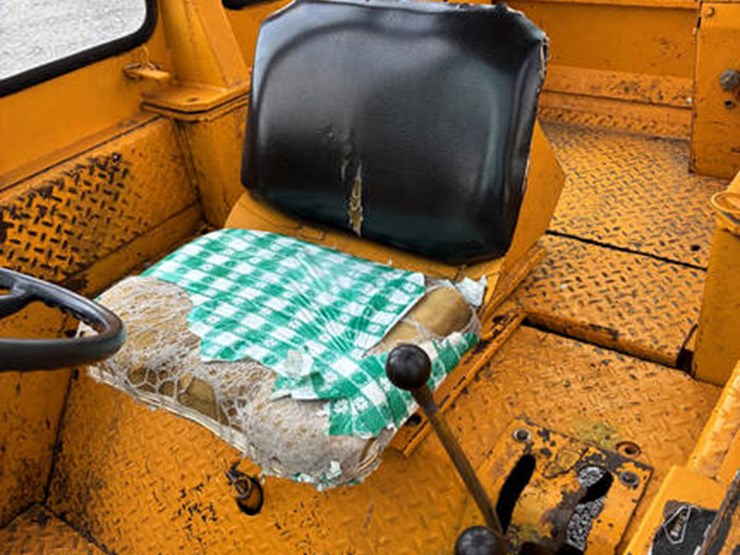 case-ih-3400-image-25