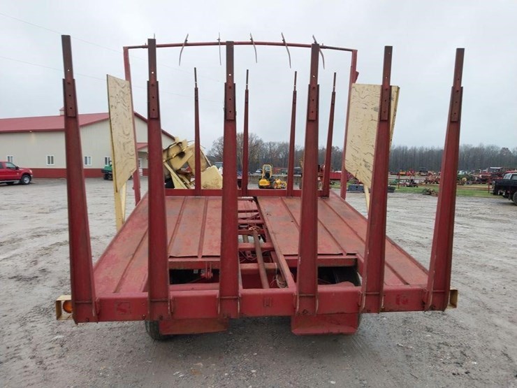 new-holland-1033-image-5