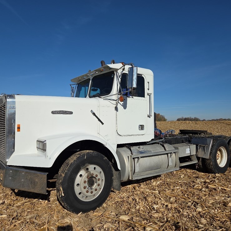 1988 Freightliner day cab semi