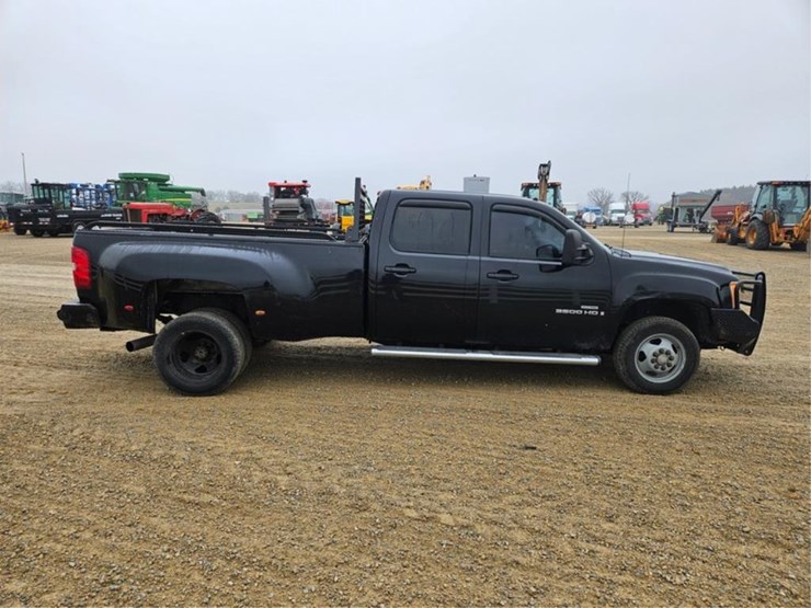 2008-chevrolet-3500-image-6