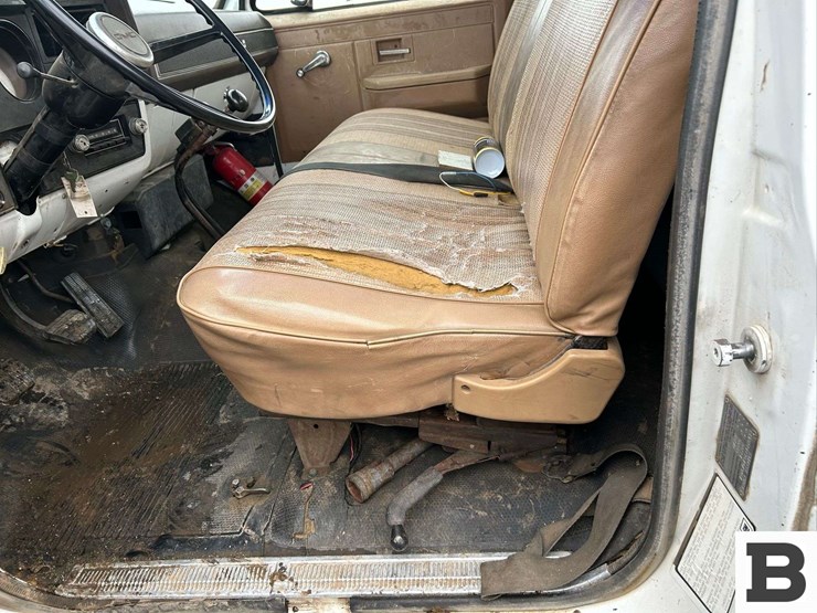 1981-gmc-grain-truck-image-4