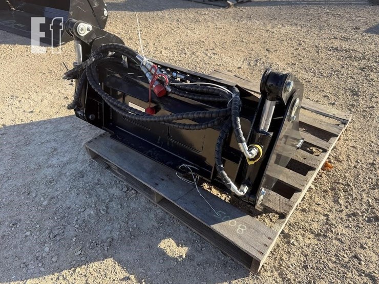 mini-skid-steer-4-in-1-bucket-image-3