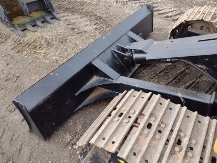 caterpillar-307.5-image-25