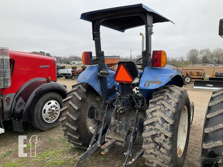 new-holland-tb100-image-3