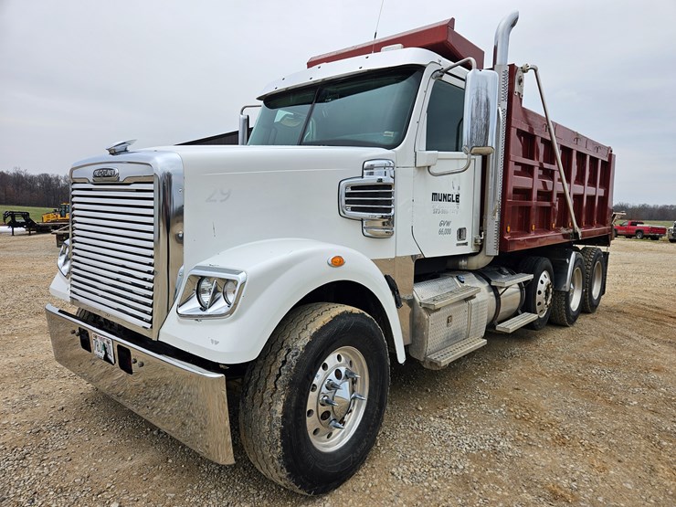 freightliner-122sd-image-2