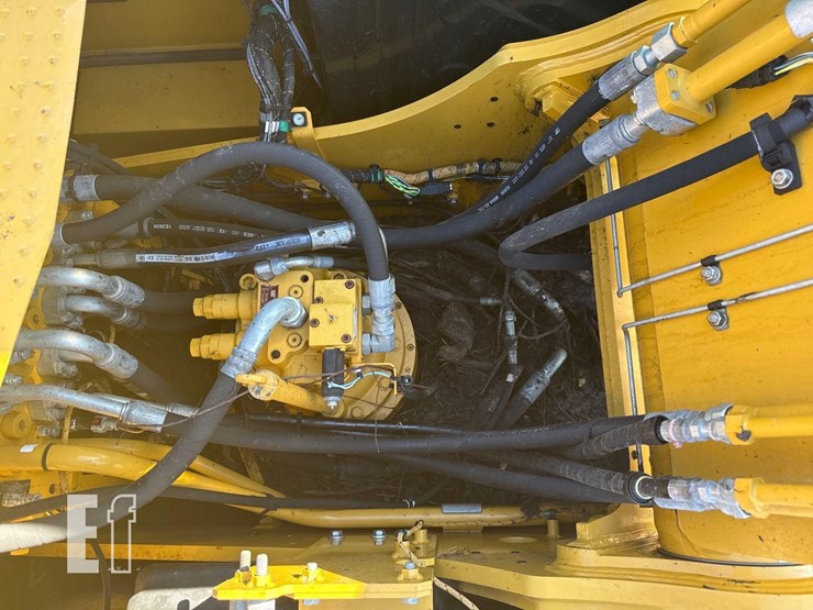 caterpillar-323-image-29