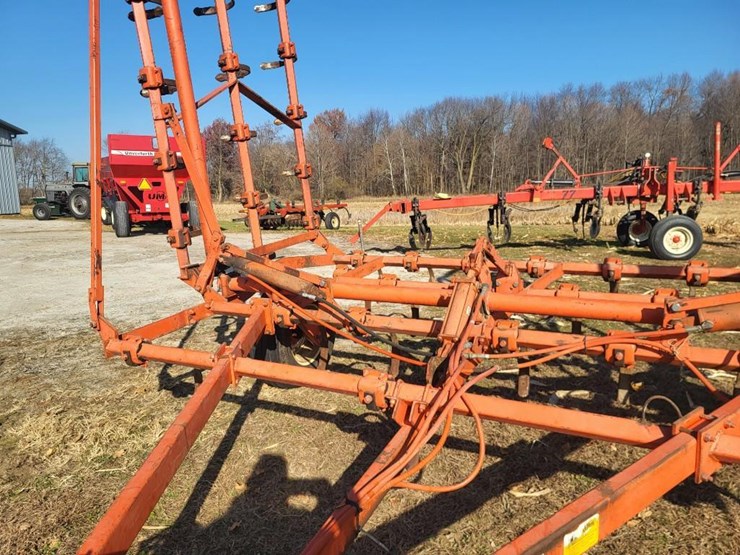 allis-chalmers-1300-field-cultivator-image-10