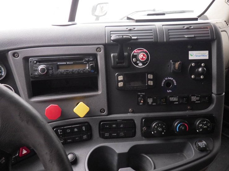 freightliner-cascadia-125-image-20