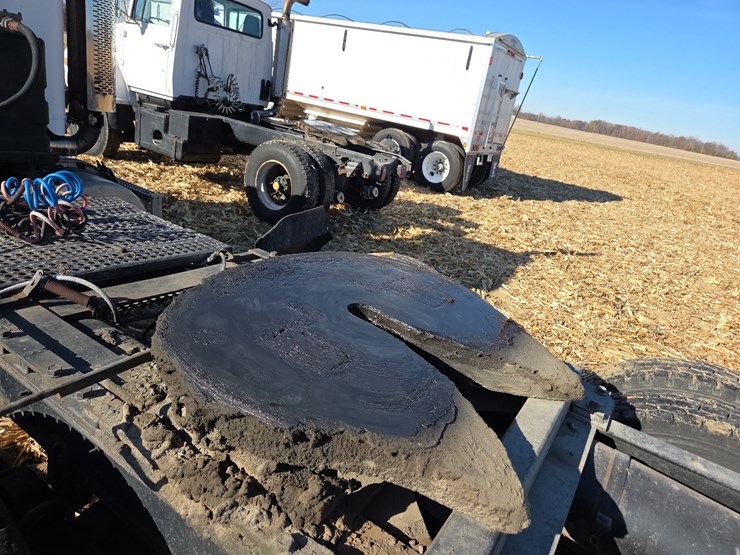 1988-freightliner-day-cab-semi-image-18