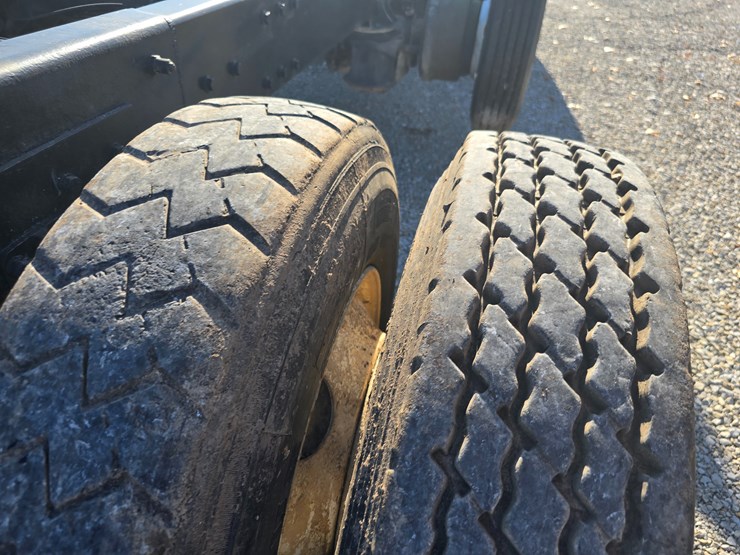 peterbilt-357-image-105