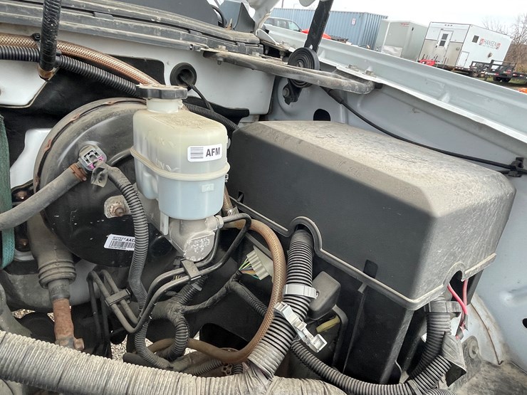 2013-chevrolet-1500-image-64