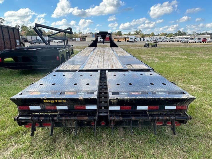 2023-big-tex-25'-gooseneck-image-5