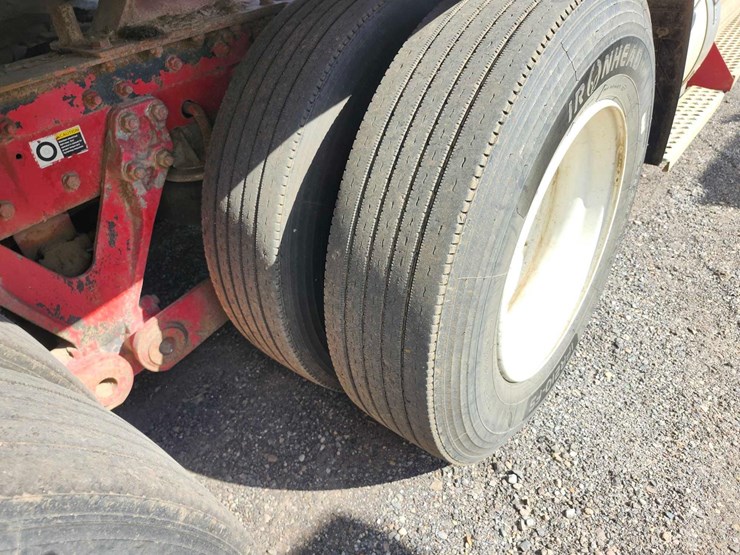 2011-kenworth-t800-image-10