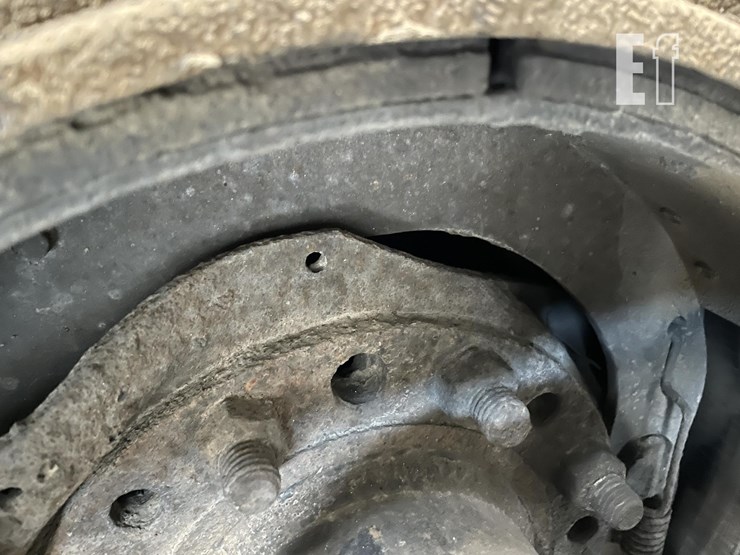 freightliner-columbia-120-image-30