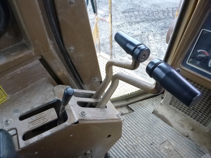 caterpillar-d6h-image-14