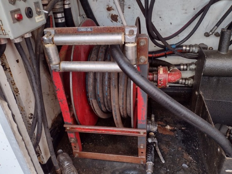 peterbilt-365-image-34