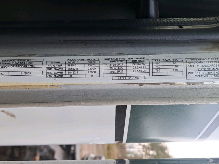 2010-peterbilt-386-image-27