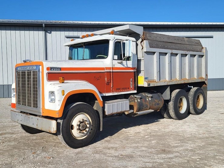 1979-international-transtar-4300-image-1