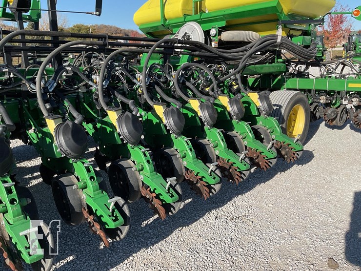 john-deere-db60-image-10