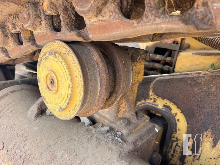 caterpillar-d6m-image-11