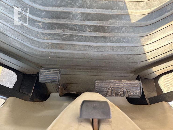 caterpillar-906-image-25