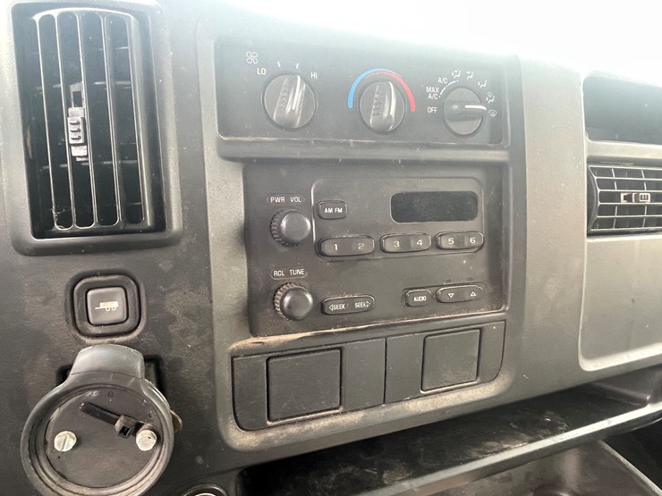 #1403-•-2005-chevy-cargo-van-(wi-title-in-delay)-image-53