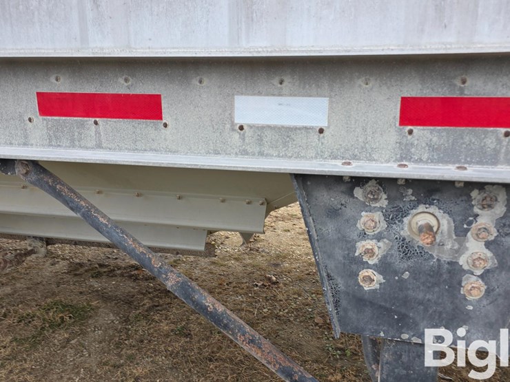 neville-trailer-image-16