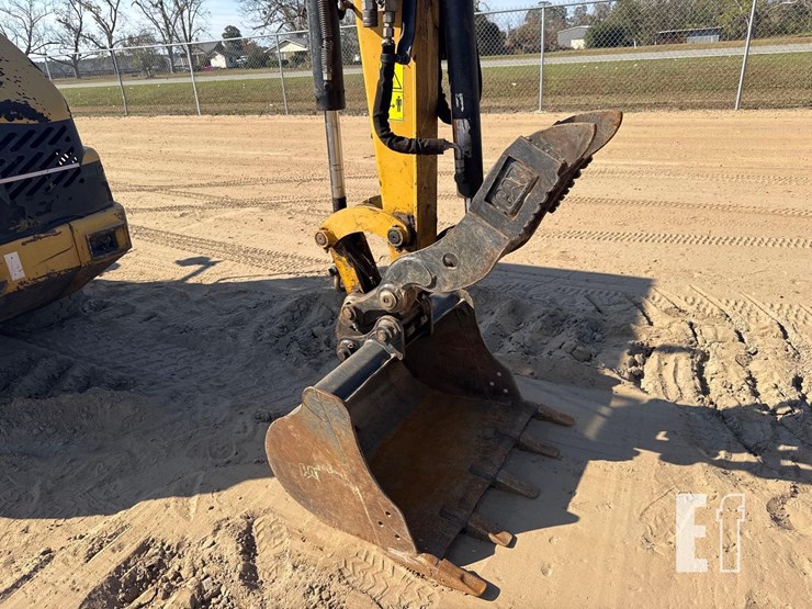 2017-caterpillar-304e2-cr-image-21