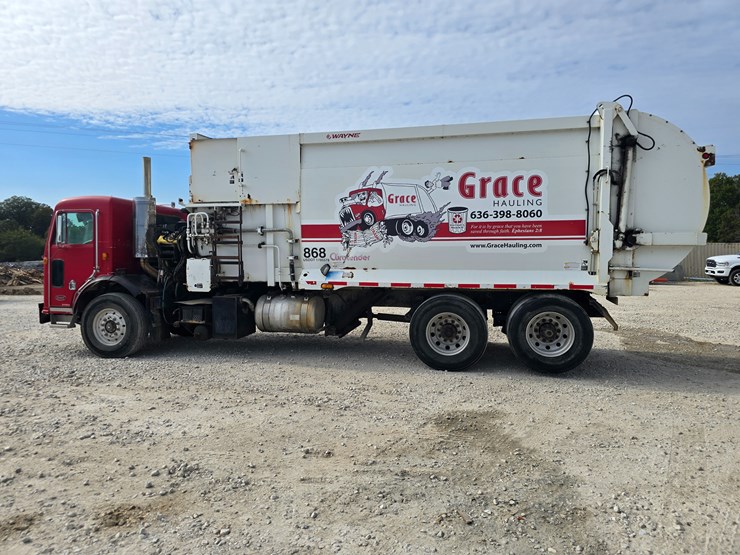 2003-peterbilt-320-image-13