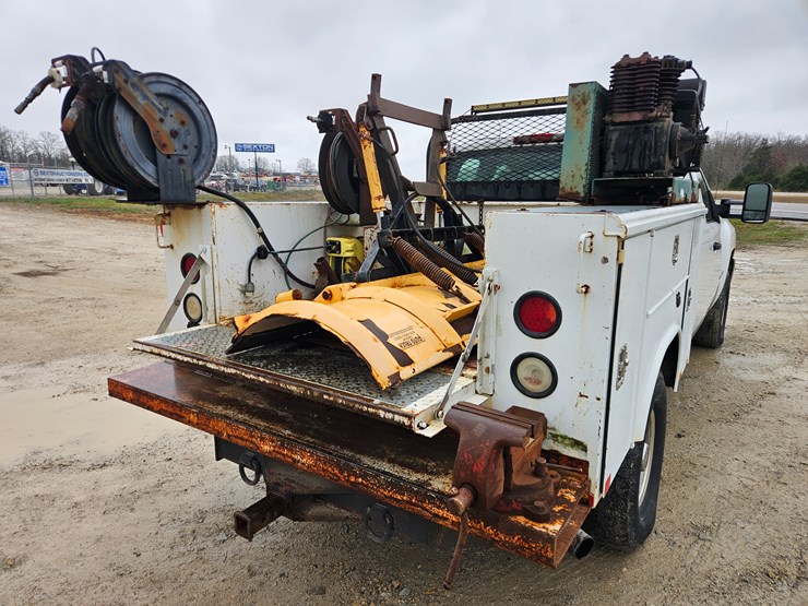 chevrolet-silverado-2500-image-14