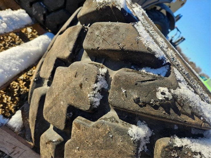 #3083-•-(2)-tires-image-12