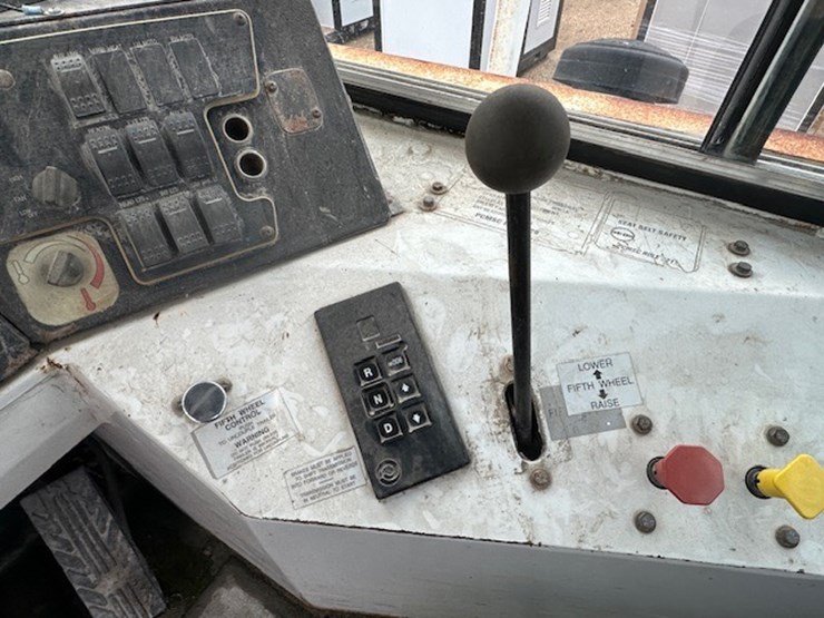 2004-capacity-tj7000-image-34