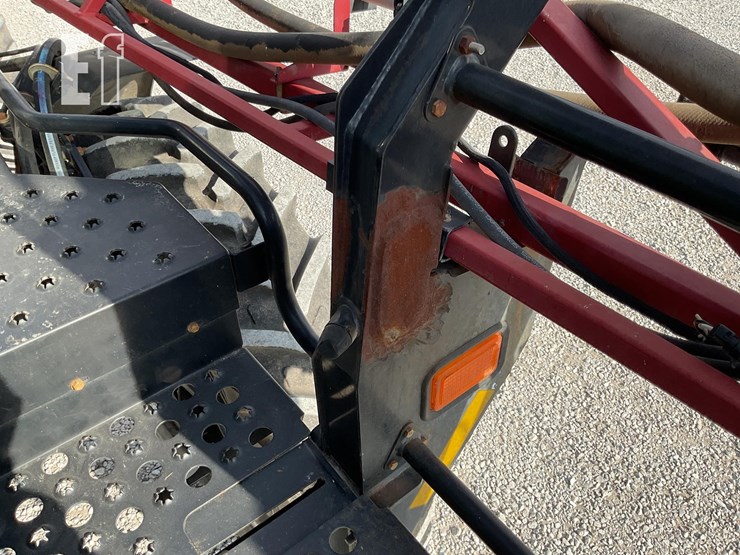 case-ih-patriot-3330-image-40