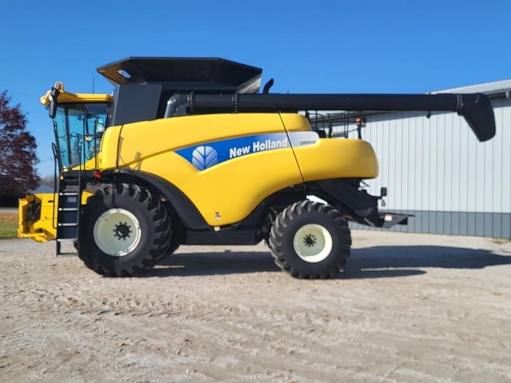 new-holland-cr9040-image-2