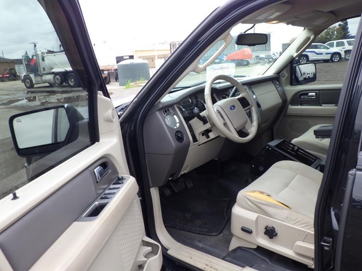 2011-ford-expedition-image-5