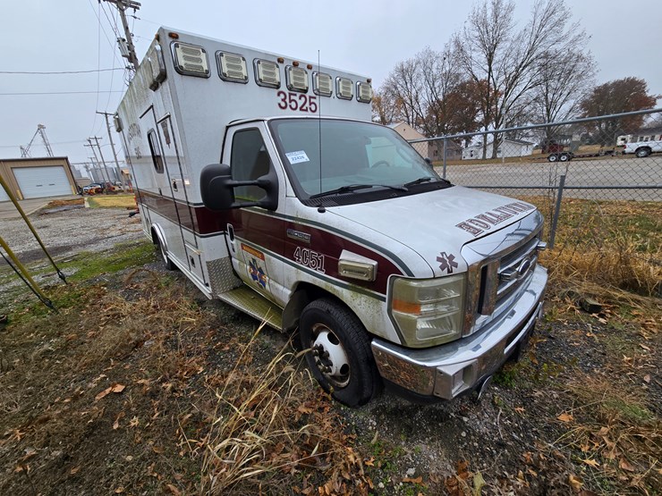 2010-ford-e450-image-22