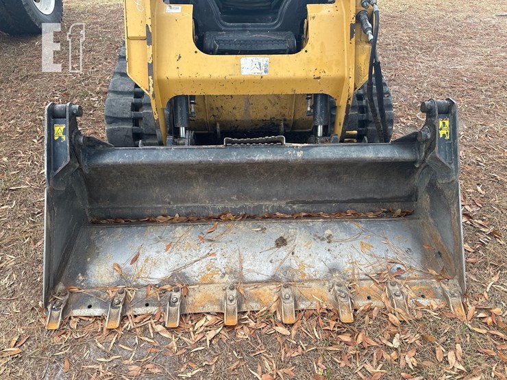 2015-caterpillar-259d-image-7