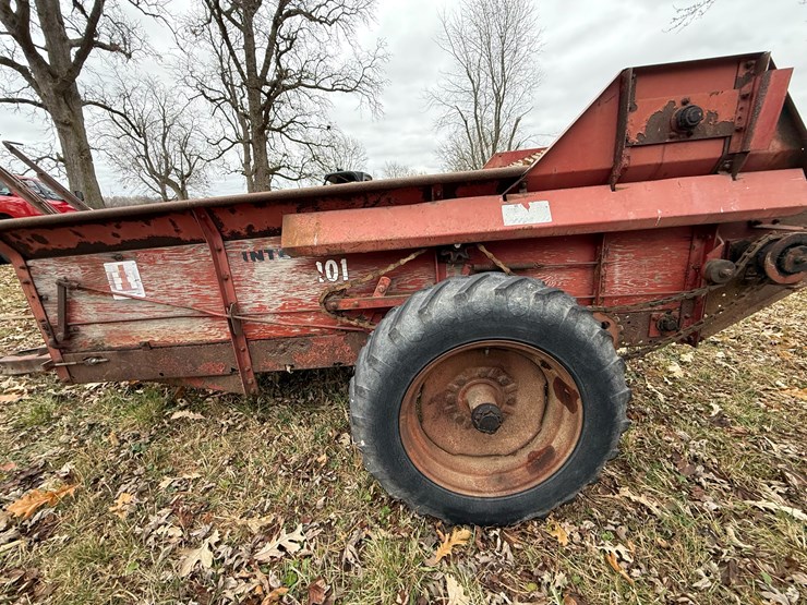 #98-•-ih-manure-spreader-image-7